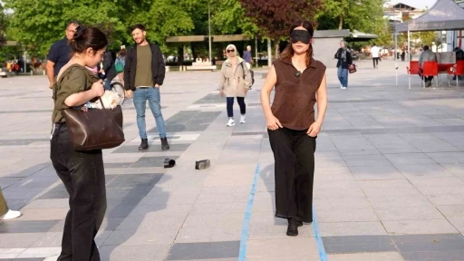 Bir dakikalık deney, binlerce ger&ccedil;eği hatırlattı
