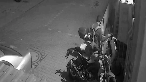 Bir haftada 5 ara&ccedil; &ccedil;alan hırsız tutuklandı: "Olay tarihlerinde belirtilen adreslere gitmedim"
