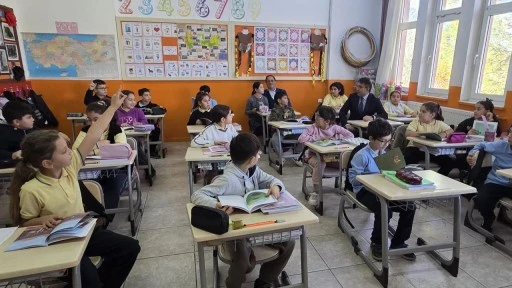 “Bir Kitap Bir İnsan” Projesi Kapsamında Hisarönü İlkokulu’na Ziyaret