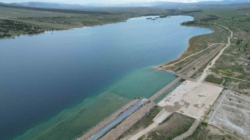Bir yıl &ouml;nce kuruyan baraj, son yağışlarla birlikte tamamen doldu
