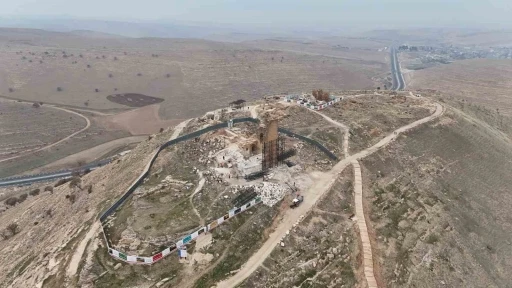 Bir yılda 400 bin kişi 3 bin yıllık kaleye &ccedil;ıktı
