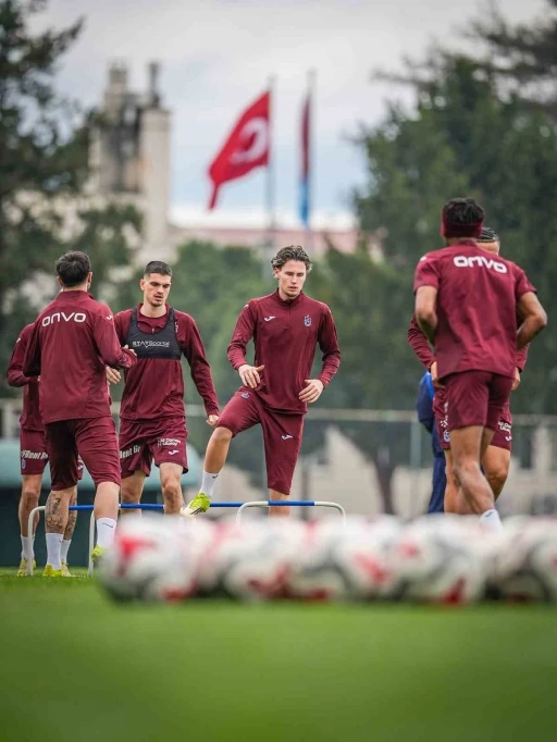 Bir yılda krizden zirveye &ccedil;ıkan Trabzonspor, şampiyonluk hesapları yapıyor
