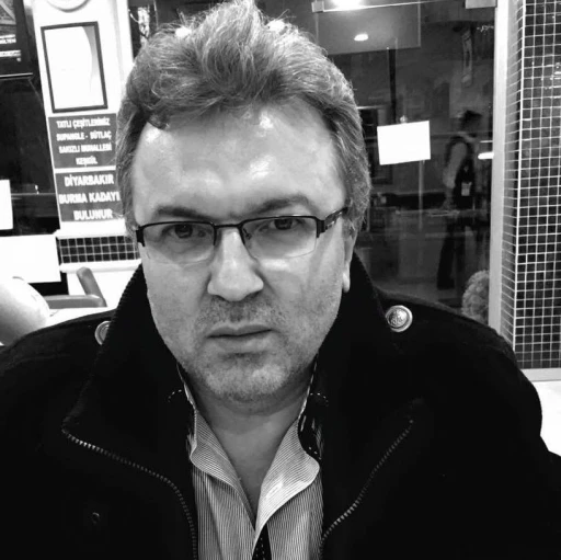Birlikte alkol alan iki arkadaşın kavgasında kan aktı: 1 &ouml;l&uuml;
