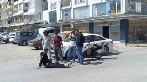 Bisikletli &ccedil;ocuğa &ccedil;arpmamak i&ccedil;in motosikletini devirip yaralandı
