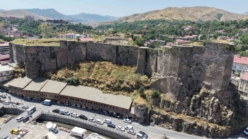 Bitlis Kalesi&rsquo;nde kazılar b&uuml;y&uuml;k &ouml;l&ccedil;&uuml;de tamamlandı
