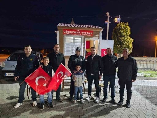 Bitlis&rsquo;te kavga ihbarına gelen polislere pastalı s&uuml;rpriz
