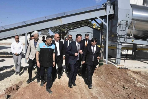 Bitlis&rsquo;te kırsal kalkınmaya asfalt desteği
