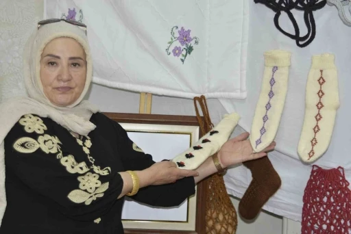 Bitlis’te kurslarda üretilen el emeği ürünler yıl sonu sergisiyle görücüye çıktı
