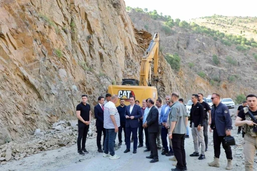 Bitlis Valisi Karakaya Hizan’da kamu yatırımlarını inceledi
