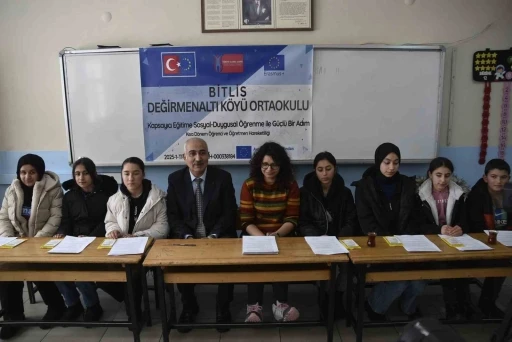 Bitlisli k&ouml;y okulu &ouml;ğrencilerine Avrupa yolu a&ccedil;ıldı
