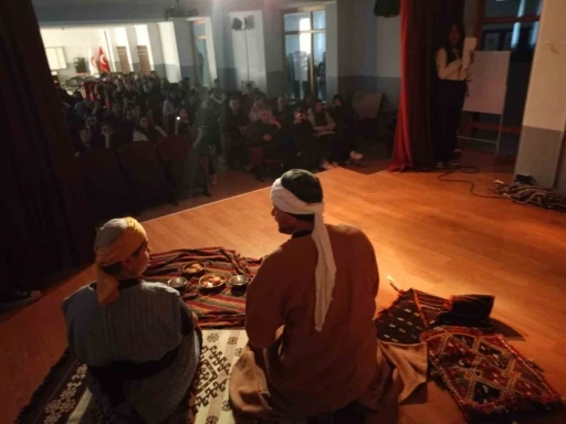 &rsquo;Bizim Yunus&rsquo; tiyatro oyunu ilgiyle izlendi

