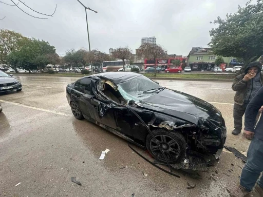 BMW ile &ouml;l&uuml;mden d&ouml;nd&uuml;, milyonluk otomobil hava yastığı a&ccedil;madı

