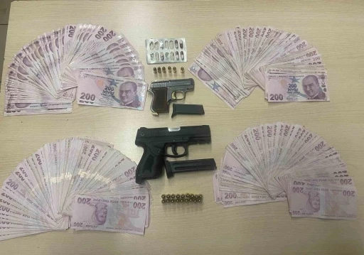 Polis Kılığına Giren Şebeke 900 Bin Liralık Vurgun Yaptı