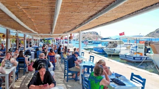 Bodrum Belediyesi&rsquo;nin kafeleri yazın buluşma noktası oldu

