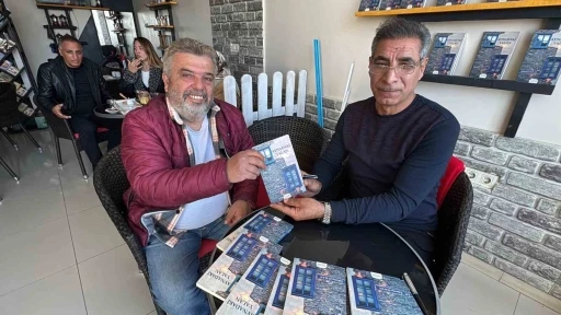 Bodrum&rsquo;da emekli polis memurundan şiir kitabı imza g&uuml;n&uuml;ne yoğun ilgi
