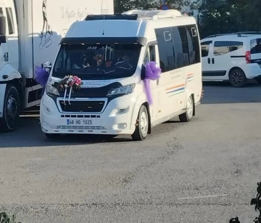 DOLMUŞU GELİN ARABASI YAPTILAR