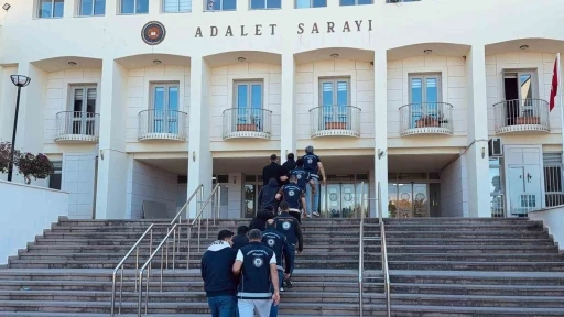 Bodrum&rsquo;da g&ouml;&ccedil;men ka&ccedil;ak&ccedil;ılığı olayında 4 tutuklama
