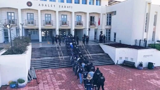 Bodrum&rsquo;da g&ouml;&ccedil;men ka&ccedil;ak&ccedil;ılığı operasyonu: 12 tutuklama