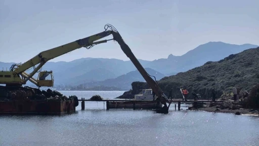 Bodrum&rsquo;da iskelelerin yıkımına başlandı