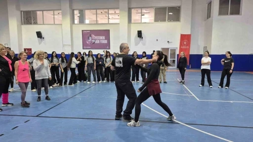 Bodrum&rsquo;da kadınlara savunma eğitimi: "4 hareket bile hayat kurtarabilir"
