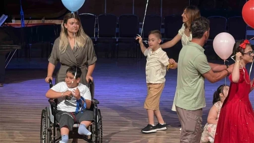 Bodrum&rsquo;da &ouml;zel &ouml;ğrenciler i&ccedil;in mezuniyet t&ouml;reni d&uuml;zenlendi
