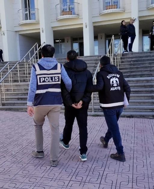 Bodrum&rsquo;da polisi yaralayan motosiklet s&uuml;r&uuml;c&uuml;s&uuml; tutuklandı
