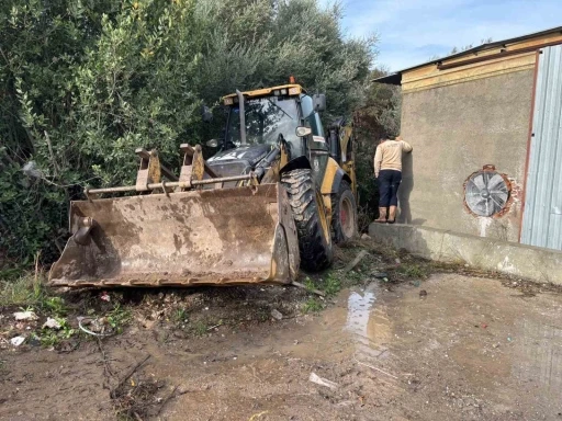 Bodrum’da sel sonrası ilk açıklama: &quot;Metrekareye 45 kilogram yağış düştü&quot;
