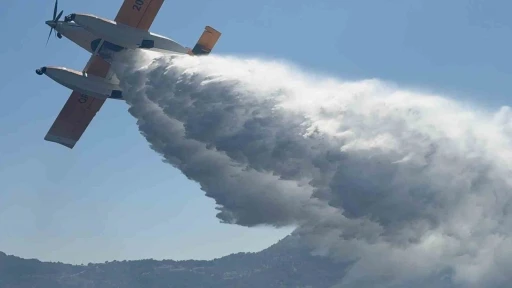Bodrum’da uçaklardan alevlere su bombardımanı
