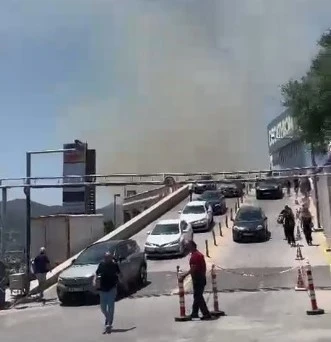 Bodrum'da AVM Yakınında Yangın