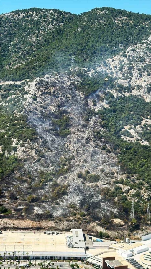 Bodrum’daki yangının önü kesildi, kontrol altına alınmaya çalışılıyor
