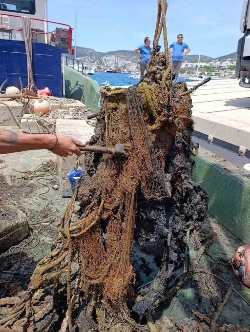 Bodrum’dan 30 ton atık daha çıkarıldı
