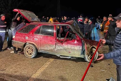 Bolu&rsquo;da Abant yolunda feci kaza: 1&rsquo;i ağır 6 yaralı
