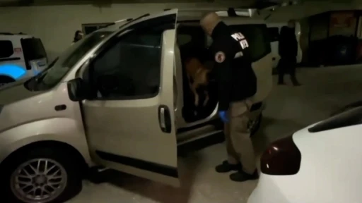 Bolu’da arabaya zulalanmış uyuşturucuyu ’Pako’ buldu
