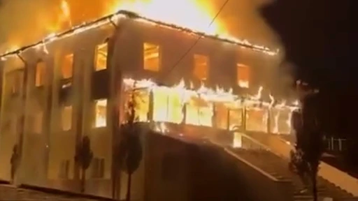 Bolu&rsquo;da cami alev alev yandı
