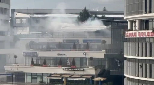 Bolu&rsquo;da elektrik kaynaklı &ccedil;ıkan baca yangını, etrafı dumana boğdu
