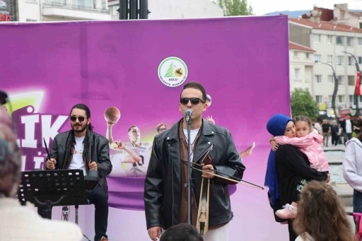 Bolu&rsquo;da Gen&ccedil;lik Konseri&rsquo;ne yoğun ilgi
