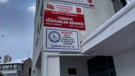 Bolu&rsquo;da hırsızlar, engelliler derneğinin masa ve sandalyesini &ccedil;aldı

