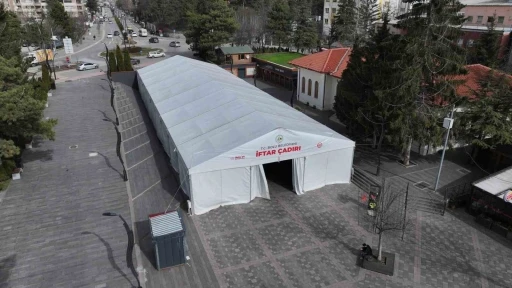 Bolu&rsquo;da iftar &ccedil;adırı kent meydanına kuruldu
