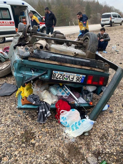 Bolu&rsquo;da otomobil takla attı, 4 kişi yaralandı
