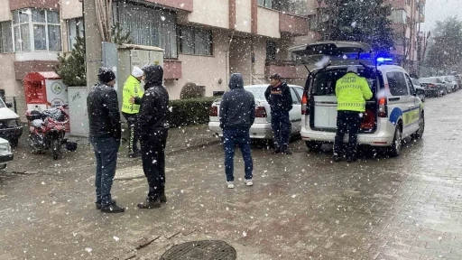 Bolu&rsquo;da ters y&ouml;nden gelen motosiklet 2 otomobile &ccedil;arptı
