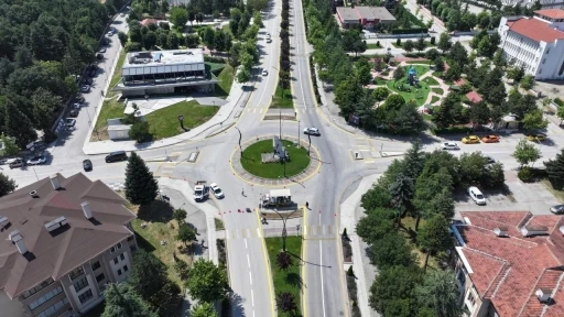 Bolu&rsquo;da trafik g&uuml;venliği i&ccedil;in yol &ccedil;izgileri yenileniyor
