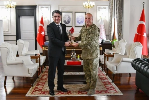 Bolu&rsquo;da yeni Tugay komutanı &Ouml;zt&uuml;rk g&ouml;reve başladı
