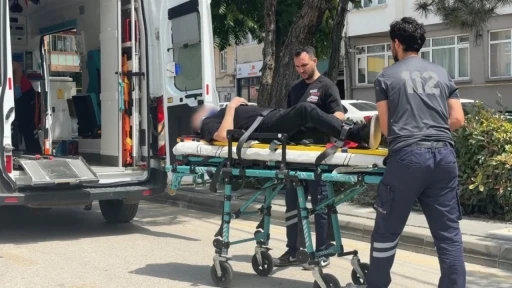 Bolu&rsquo;da yere d&uuml;ş&uuml;p başını zemine &ccedil;arpan alkoll&uuml; şahıs yaralandı
