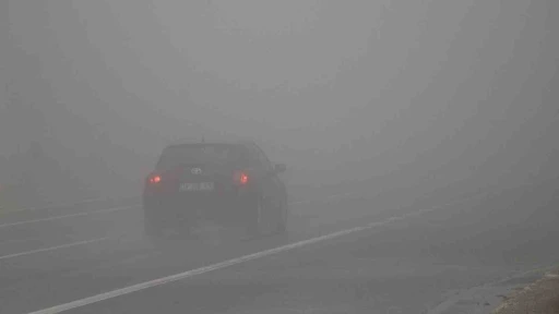 Bolu Dağı’nda göz gözü görmüyor: Görüş mesafesi 25 metreye düştü
