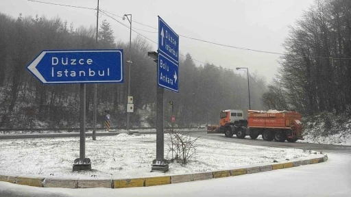 Bolu Dağı&rsquo;nda kar yağışı başladı
