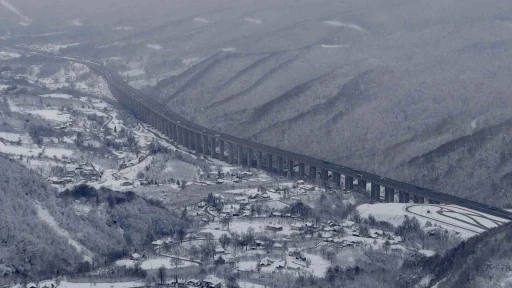 Bolu Dağı&rsquo;nda kartpostallık kar manzarası
