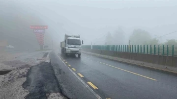 Bolu Dağı’nda sis ve yağış etkili oluyor
