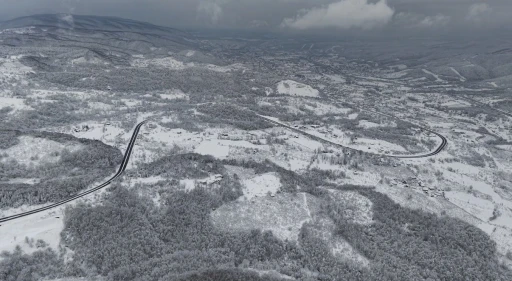 Bolu Dağı&rsquo;nda ulaşım a&ccedil;ık, manzara kartpostallık
