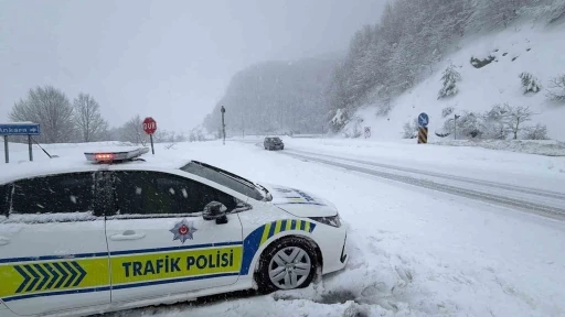 Bolu Dağı&rsquo;nda yoğun kar yağışı
