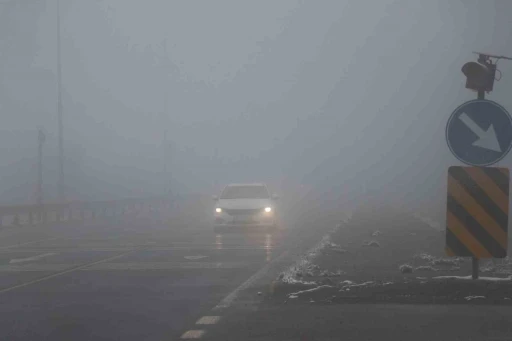 Bolu Dağı’nda yoğun sis sebebiyle görüş mesafesi 20 metreye düştü
